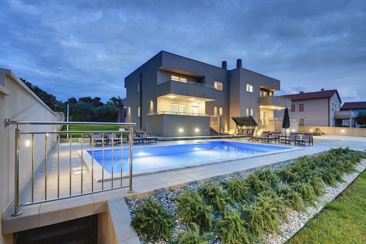 Villa Grande T&D 74185-K1