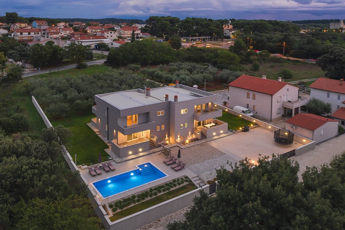 Villa Grande T&D 74185-K1