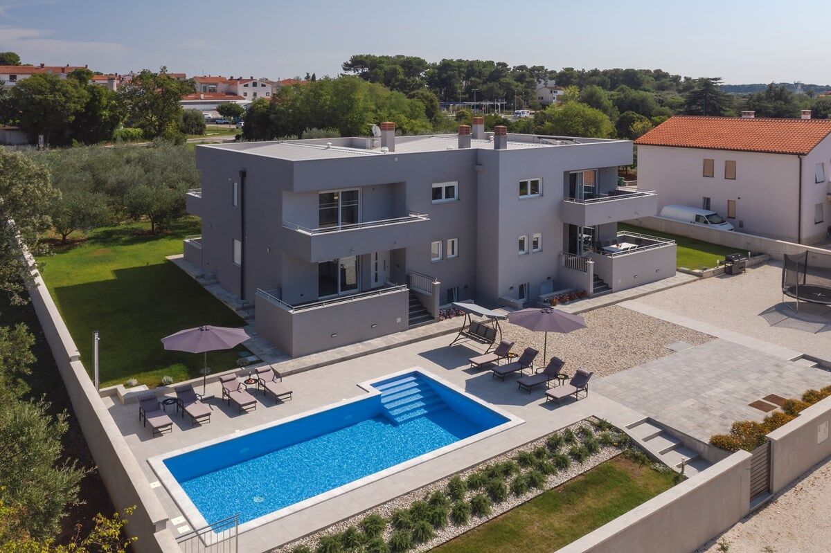 Villa Grande T&D 74185-K1