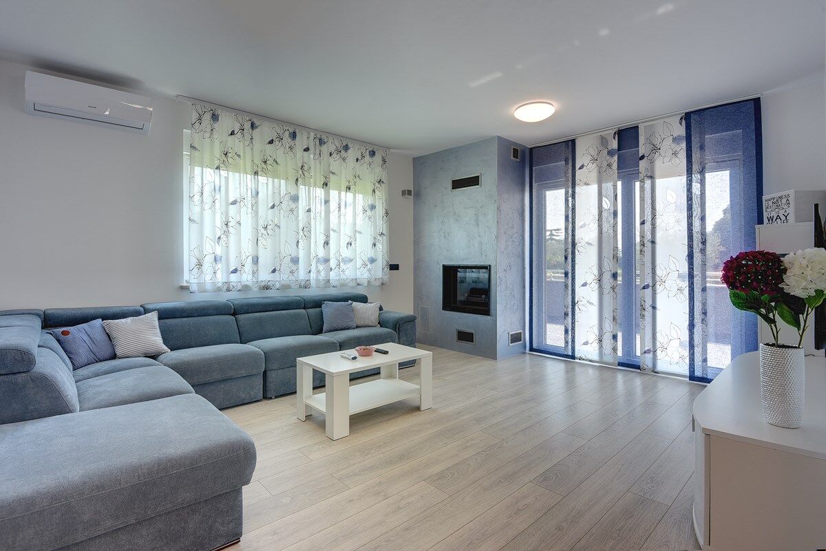 Villa Grande T&D 74185-K1