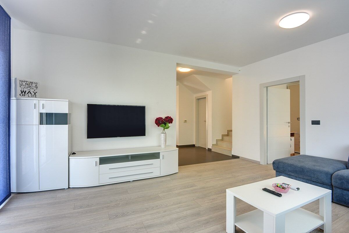 Villa Grande T&D 74185-K1