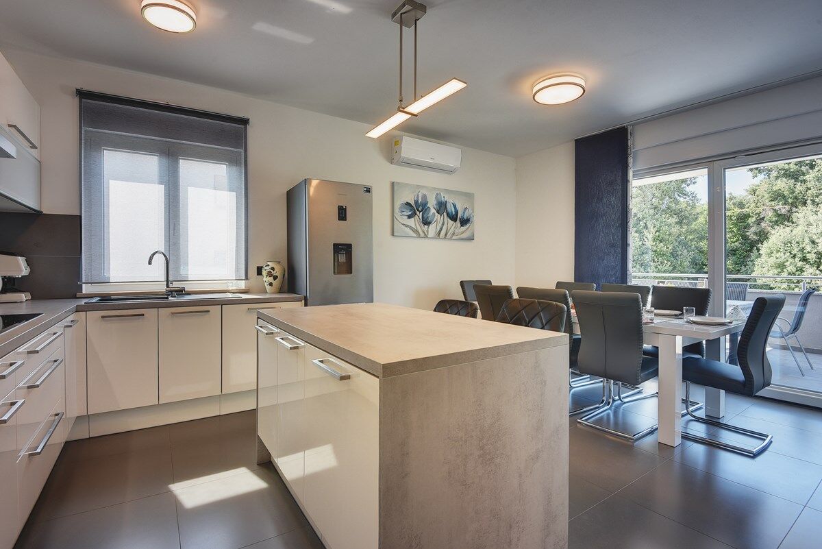 Villa Grande T&D 74185-K1
