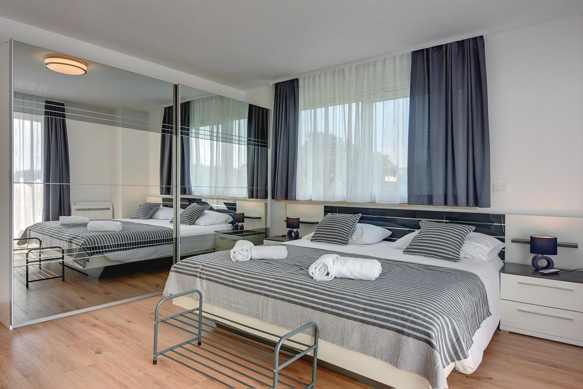 Villa Grande T&D 74185-K1