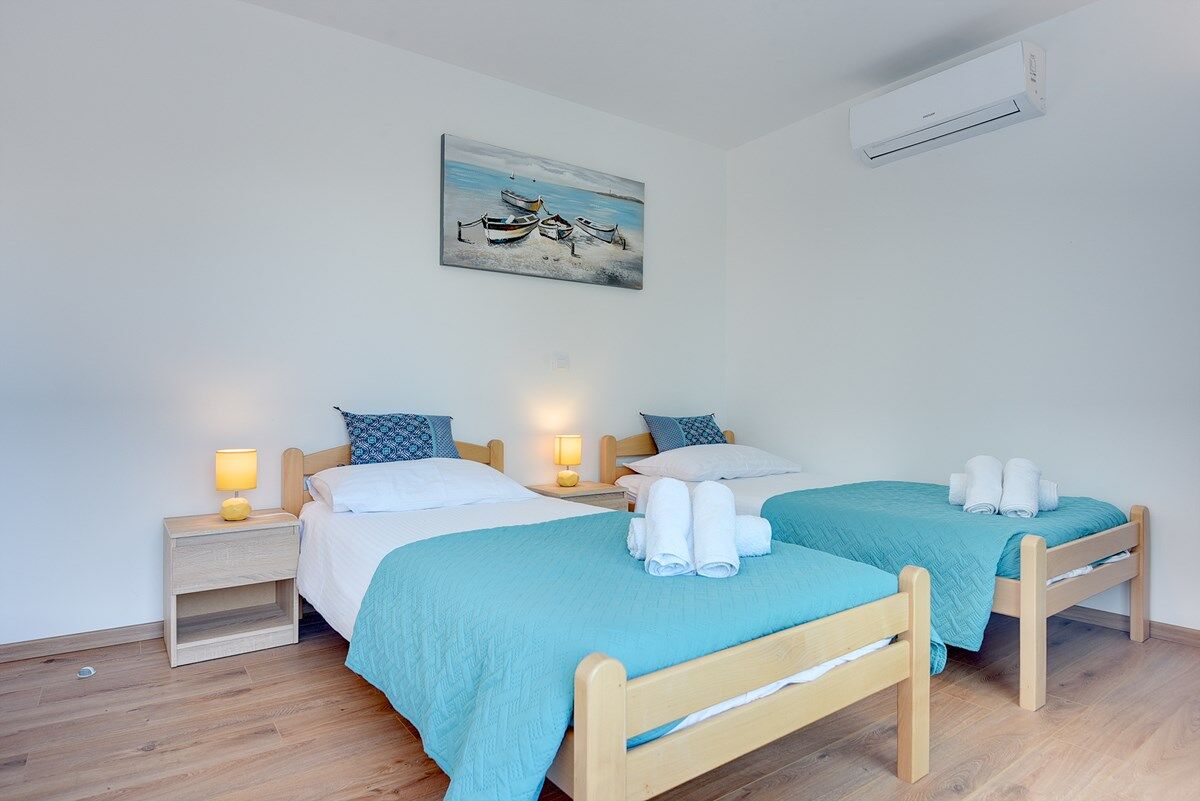 Villa Grande T&D 74185-K1