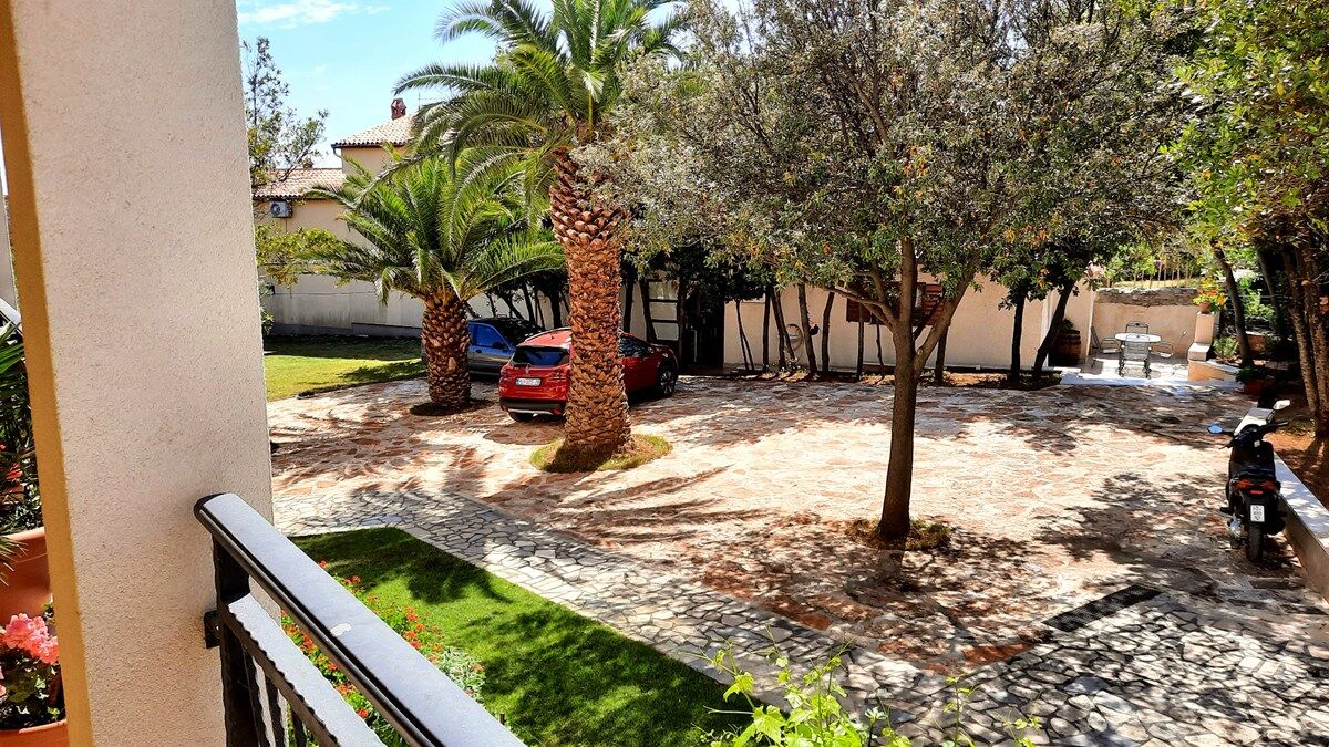 House Ivonne 73714-A2