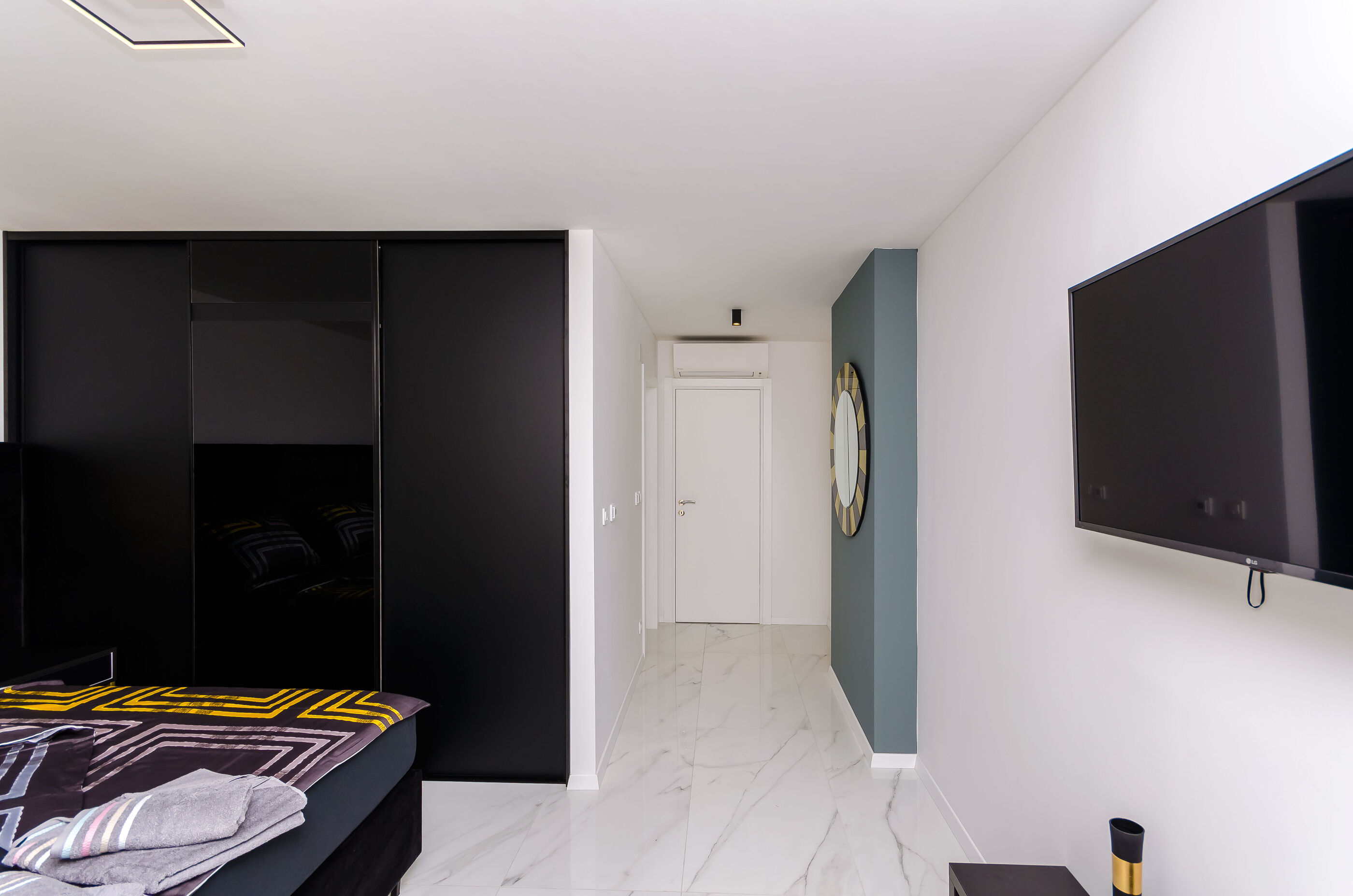 Apartments Crystal Luxury 79251-A1