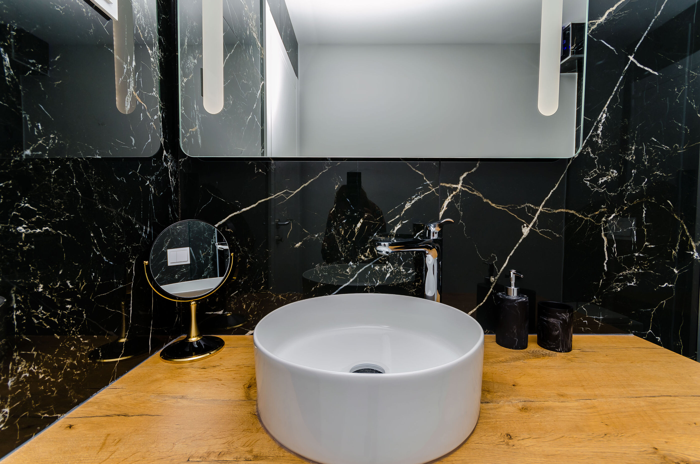 Apartments Crystal Luxury 79251-A1