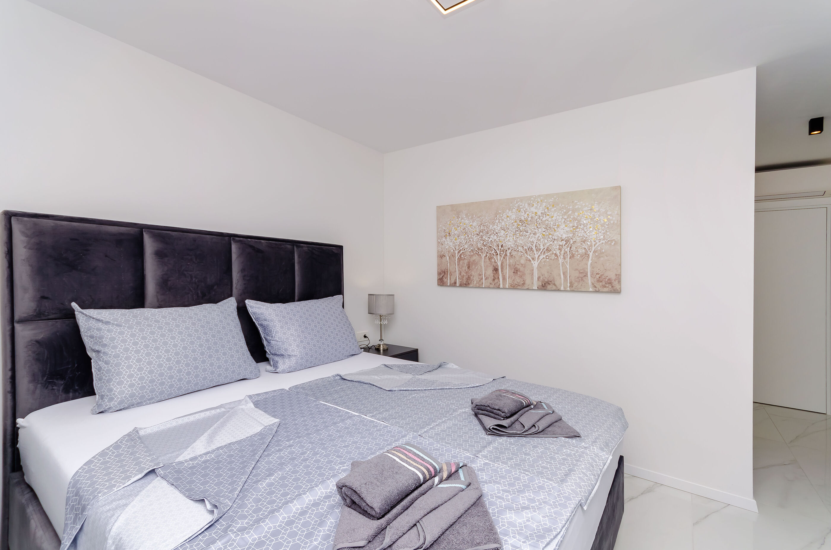 Apartments Crystal Luxury 79251-A1