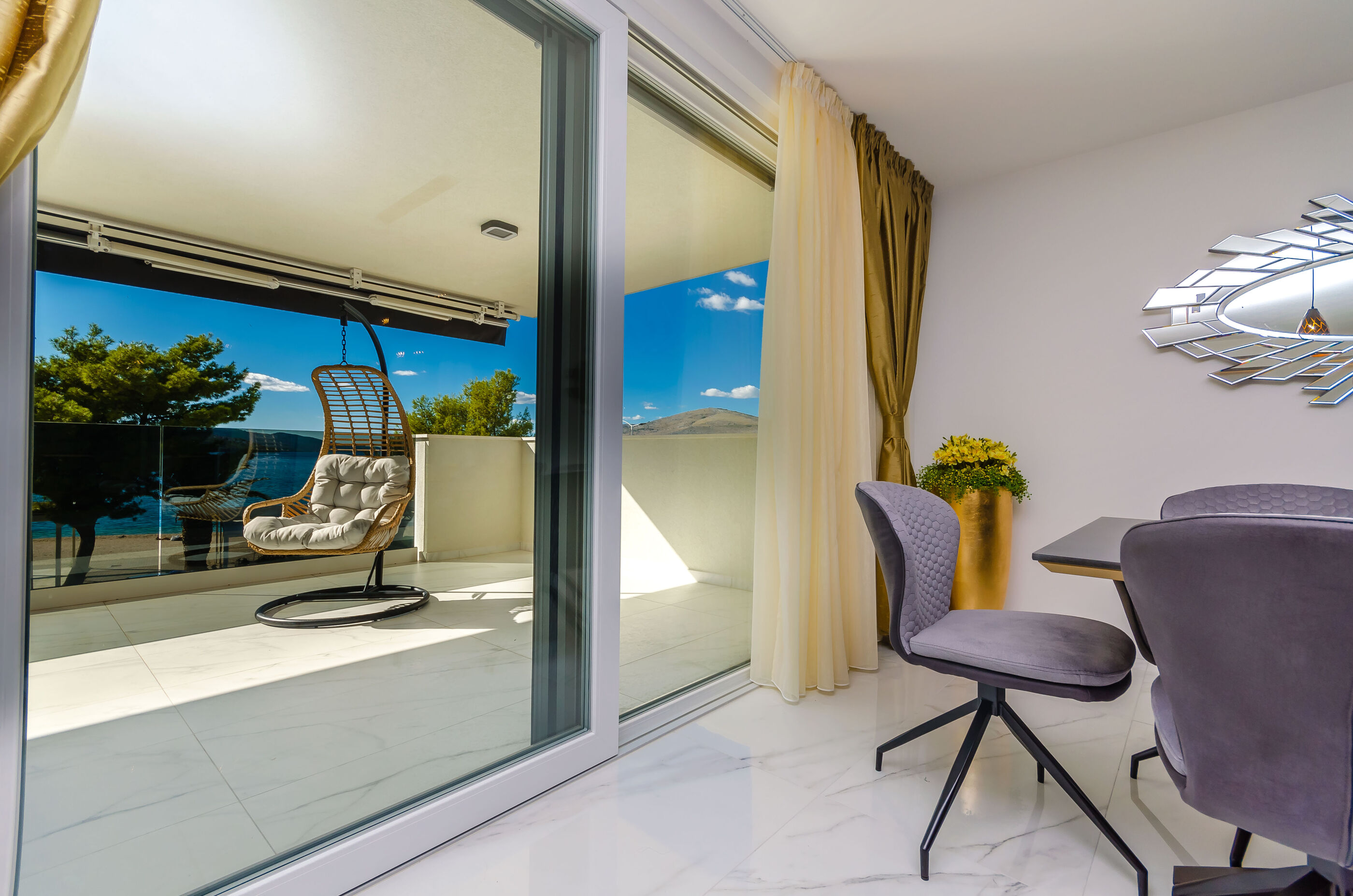 Apartments Crystal Luxury 79251-A1
