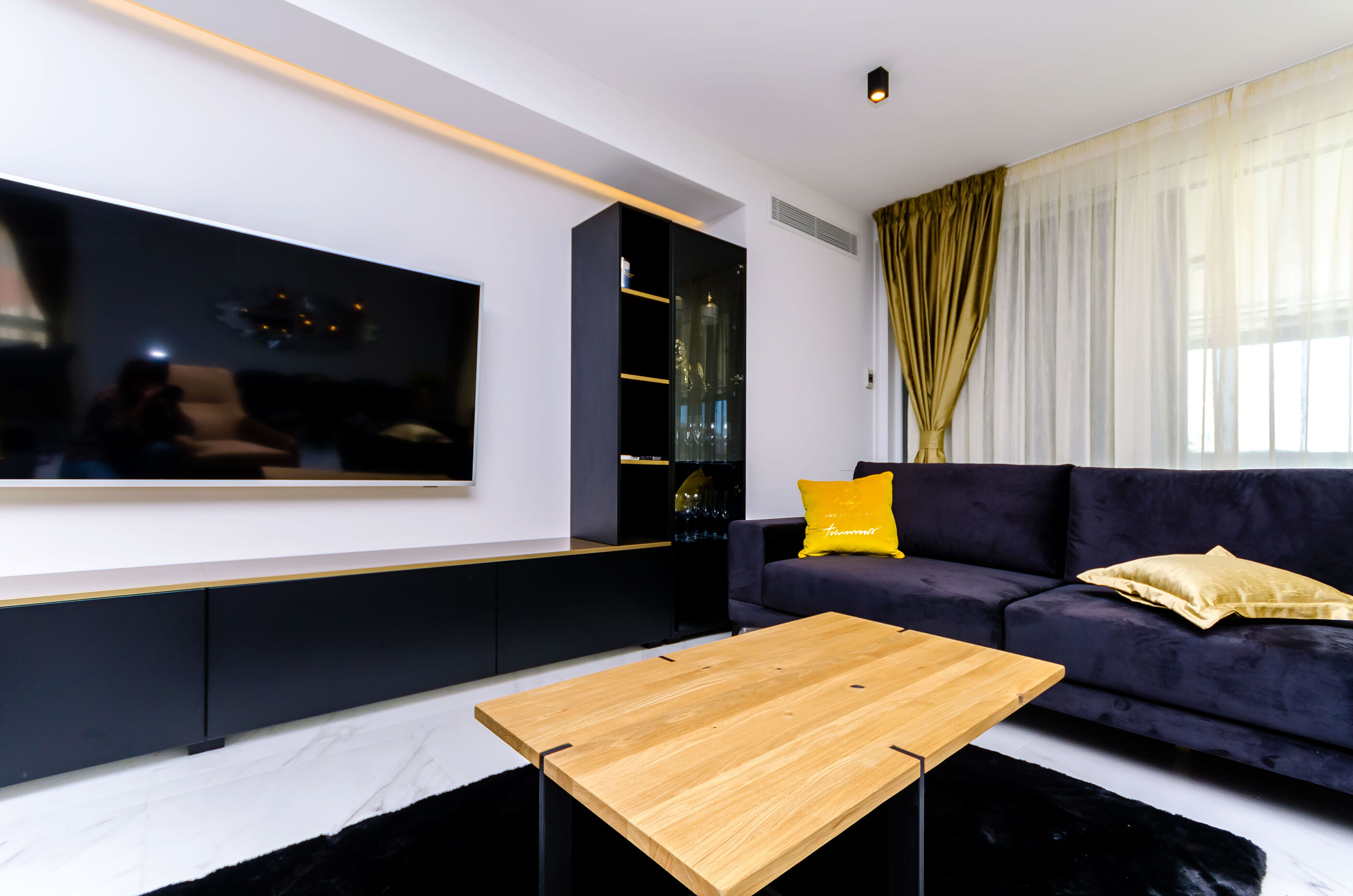 Apartments Crystal Luxury 79251-A1