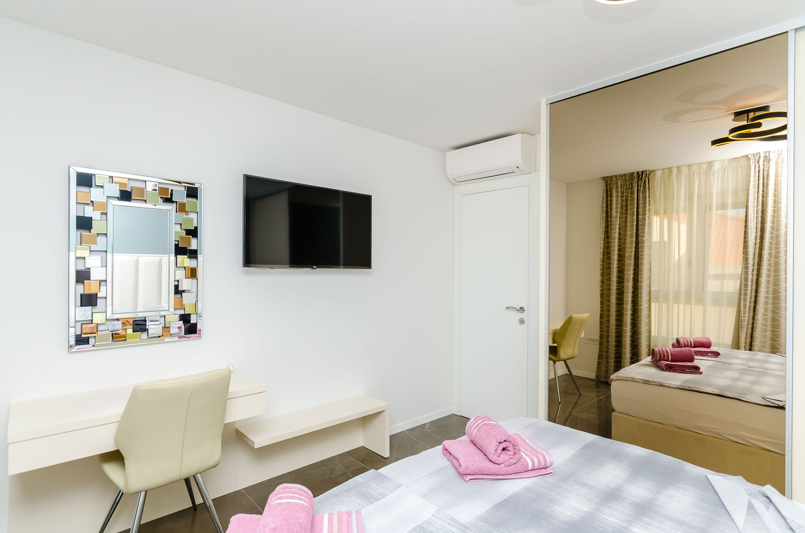 Apartments Crystal Luxury 79251-A2