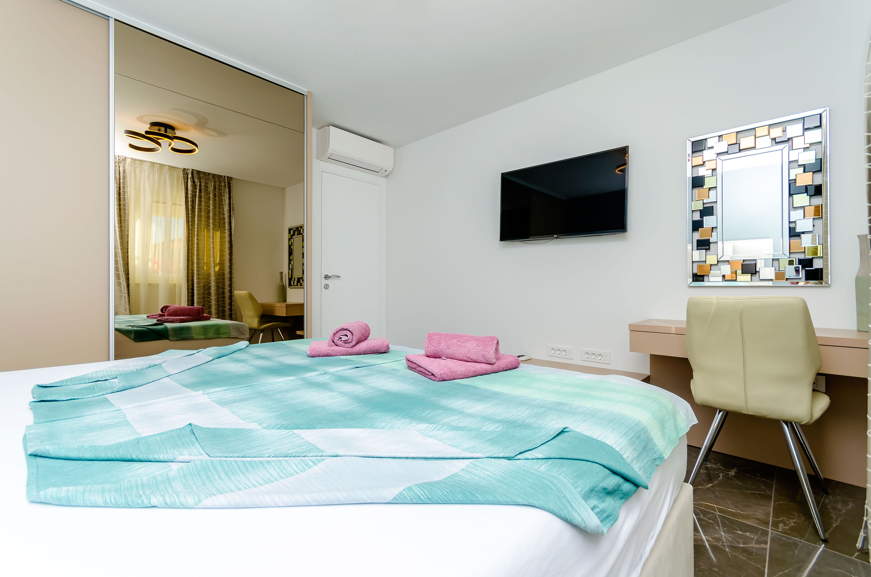 Apartments Crystal Luxury 79251-A2