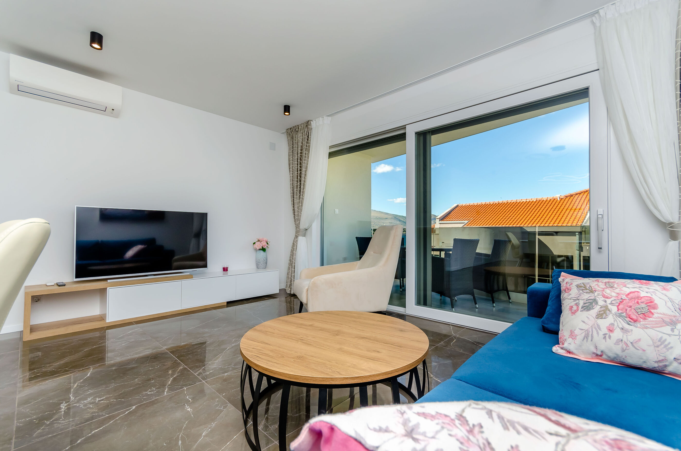 Apartments Crystal Luxury 79251-A2