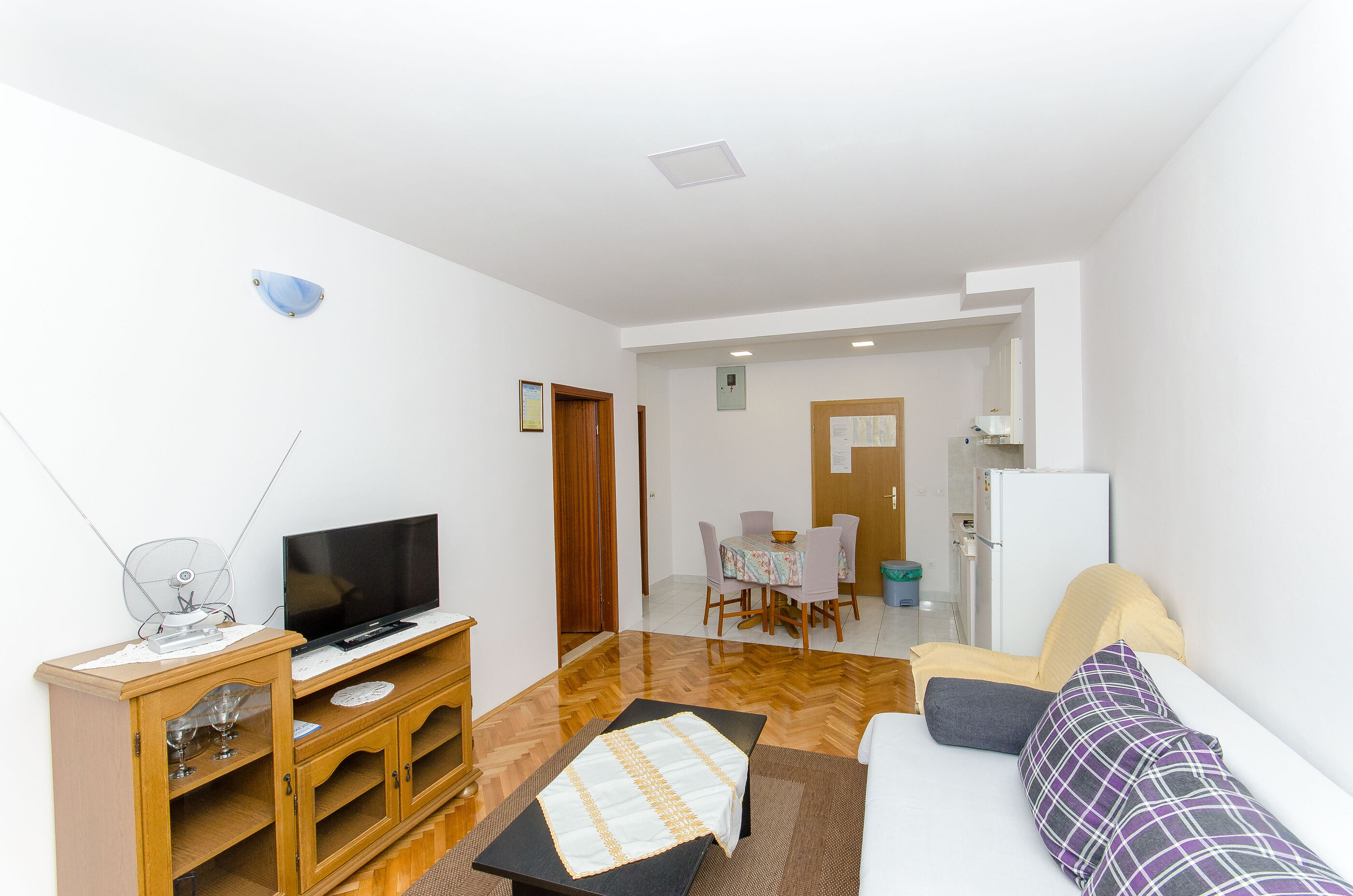 Apartments Marinko 37171-A5