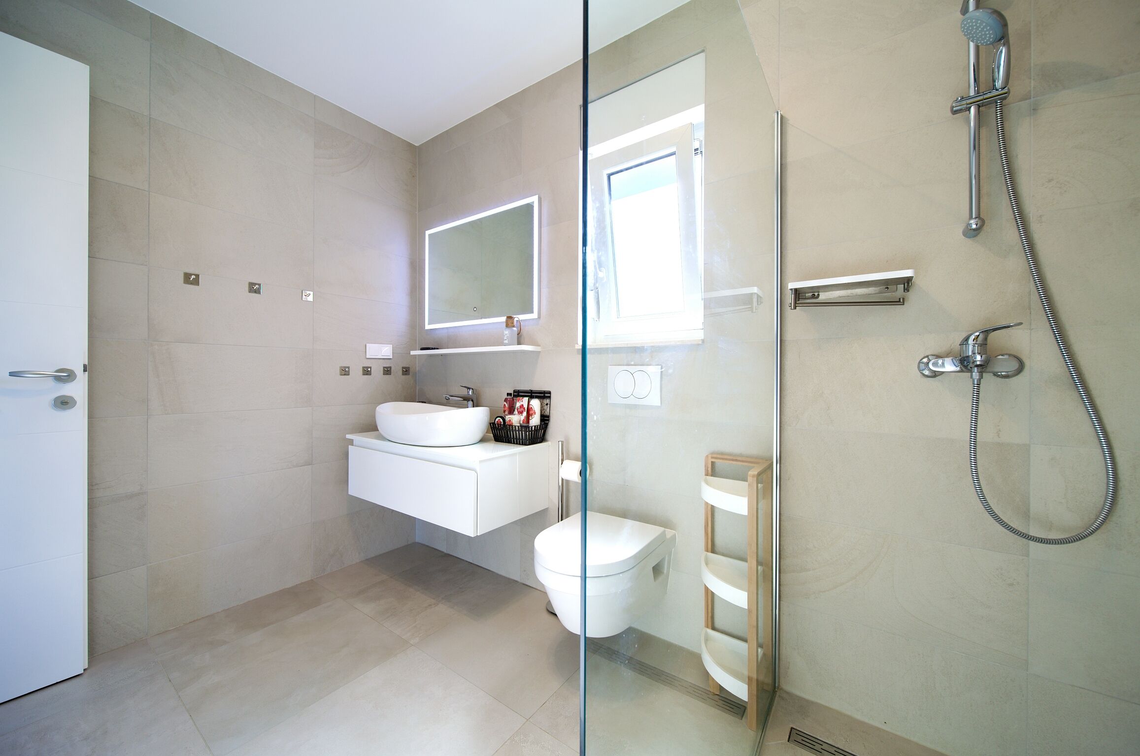Apartment Crystal Aura 62255-A1