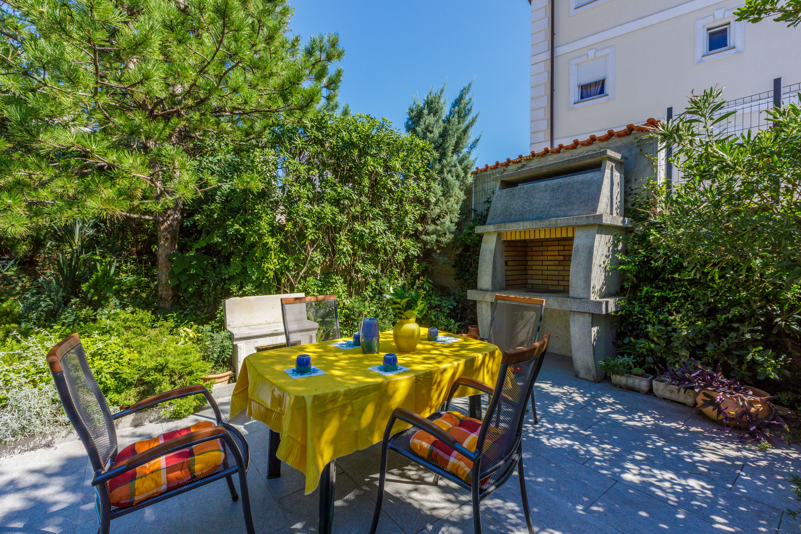 Apartments Lončarić 62761-A1