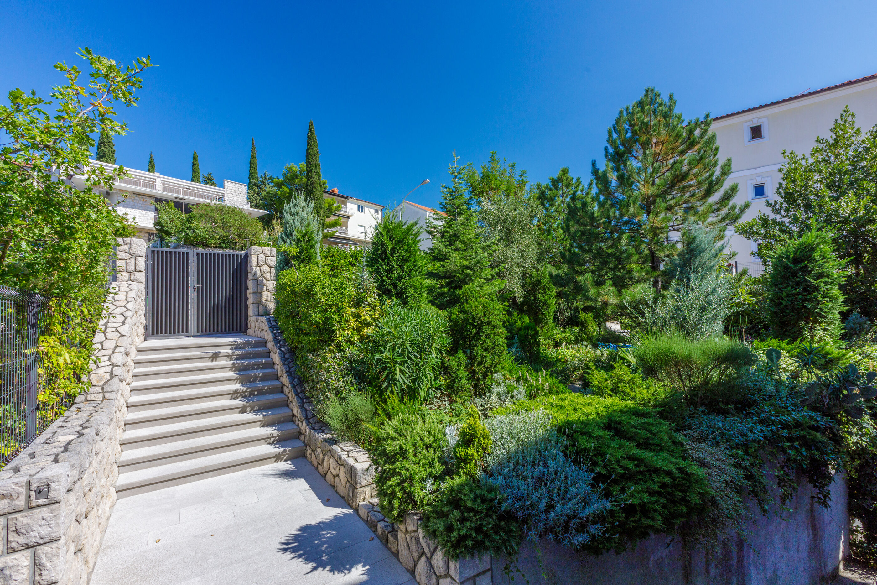 Apartments Lončarić 62761-A1