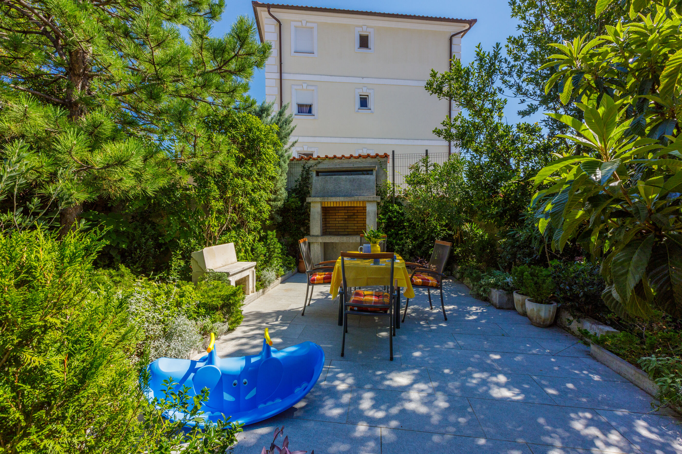 Apartments Lončarić 62761-A1