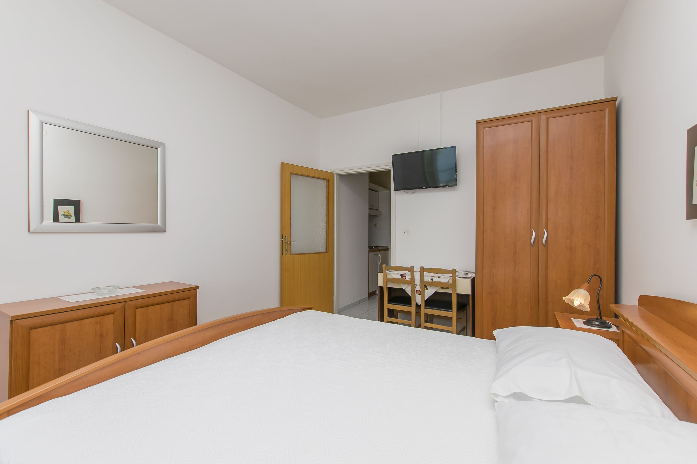 Apartment and Rooms Franka 79351-A2