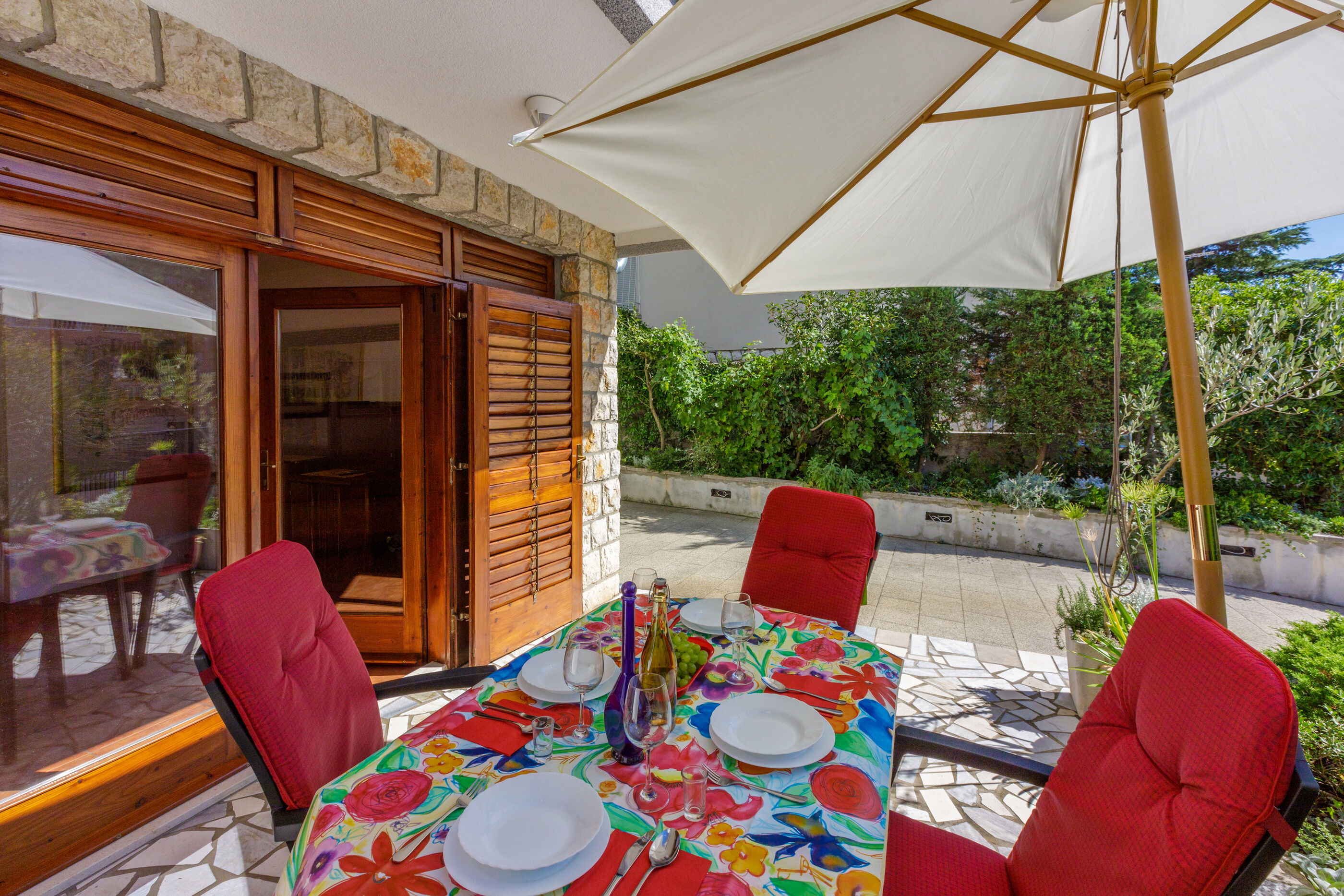 Apartments Lončarić 62761-A1