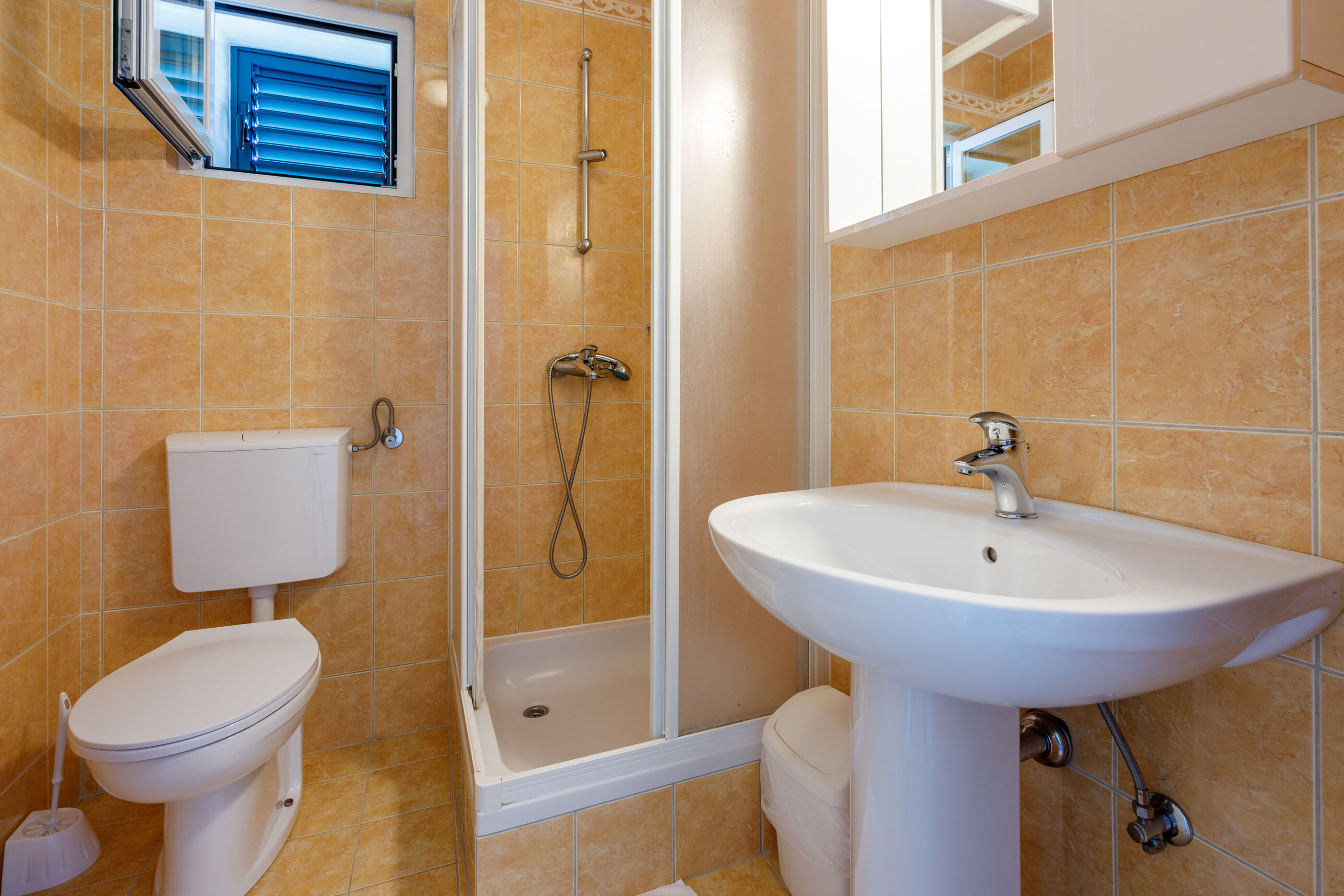 Apartments Lončarić 62761-A2