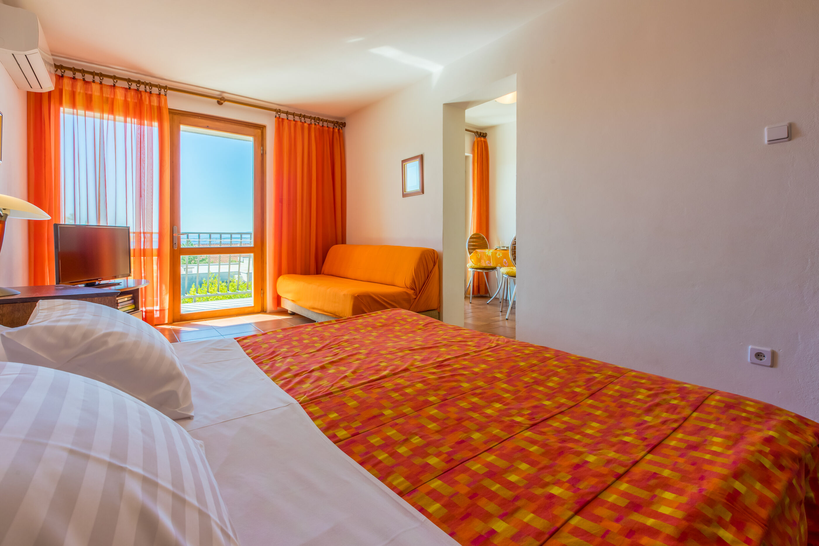 Apartments Lončarić 62761-A4