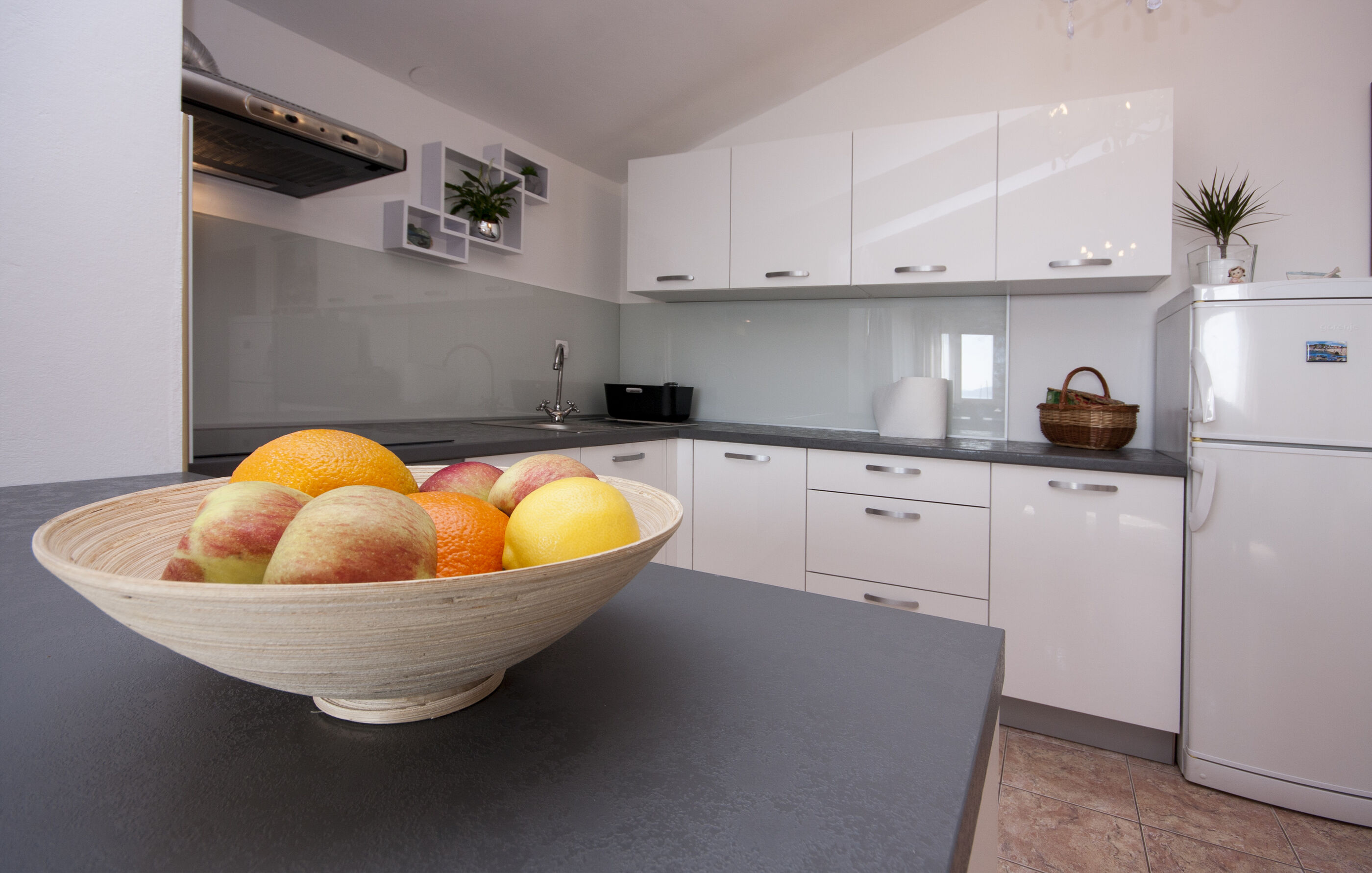Apartments Tresan 81323-A3