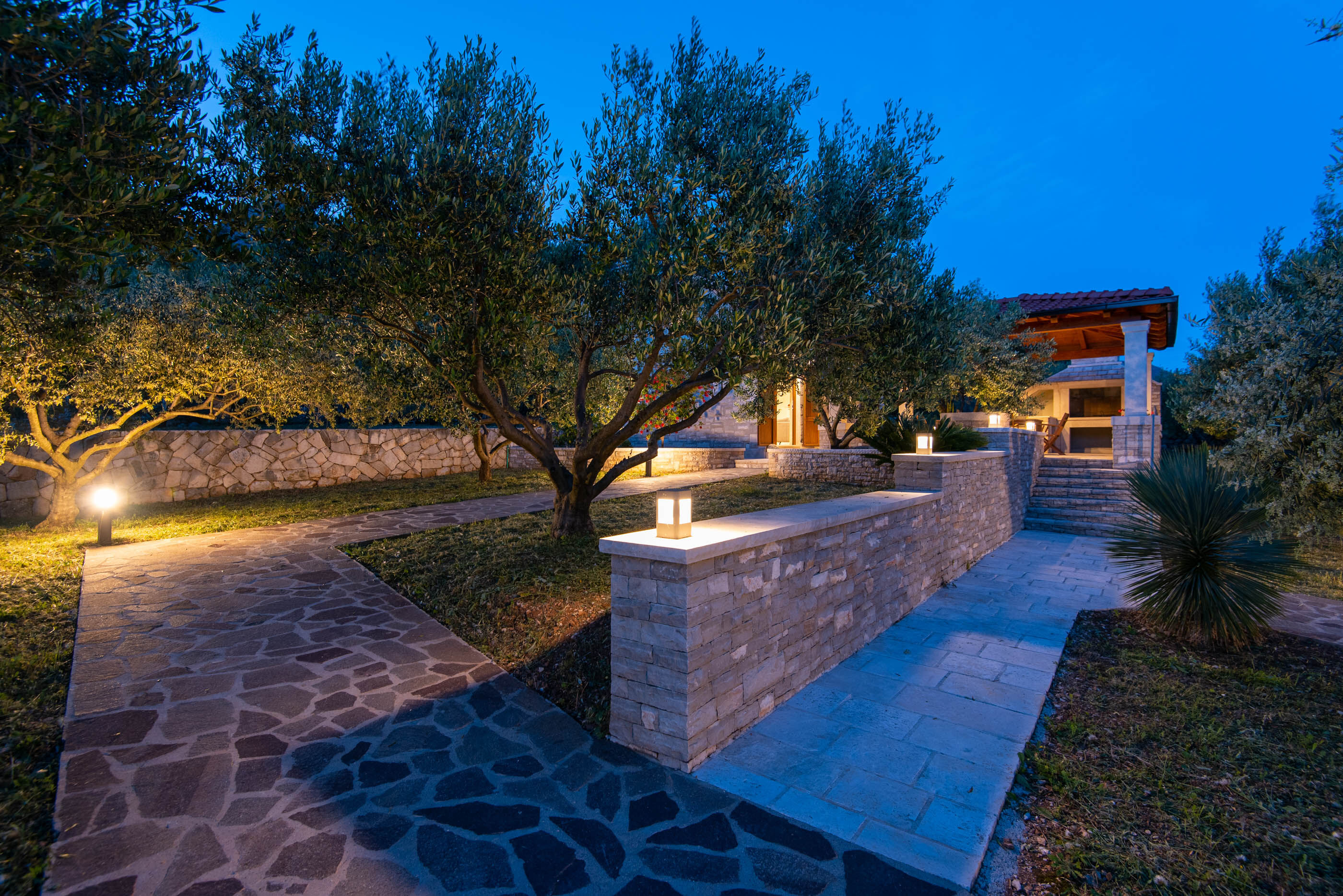 House Little Stone House 21523-K1