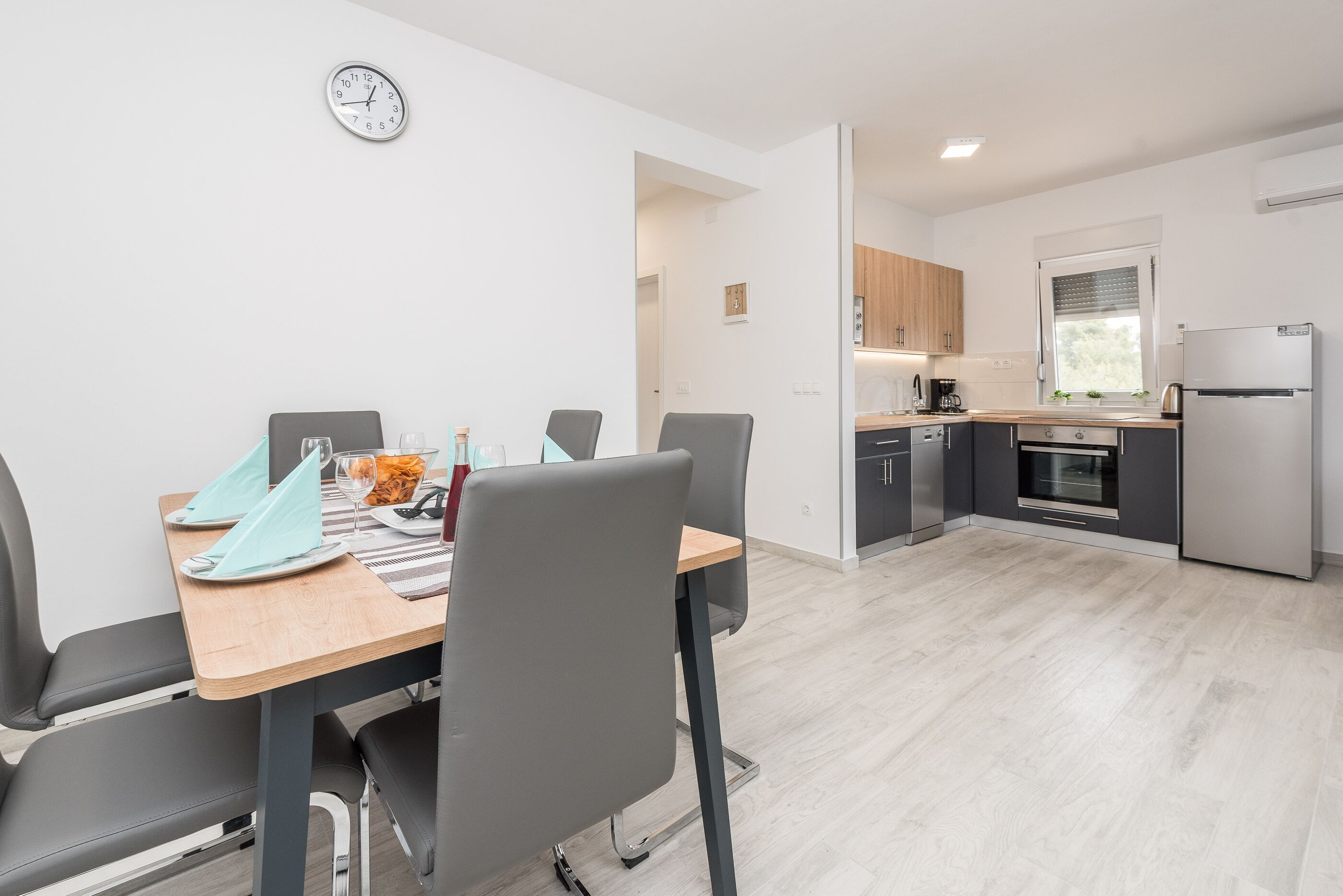 Apartments Bircic 29783-A1