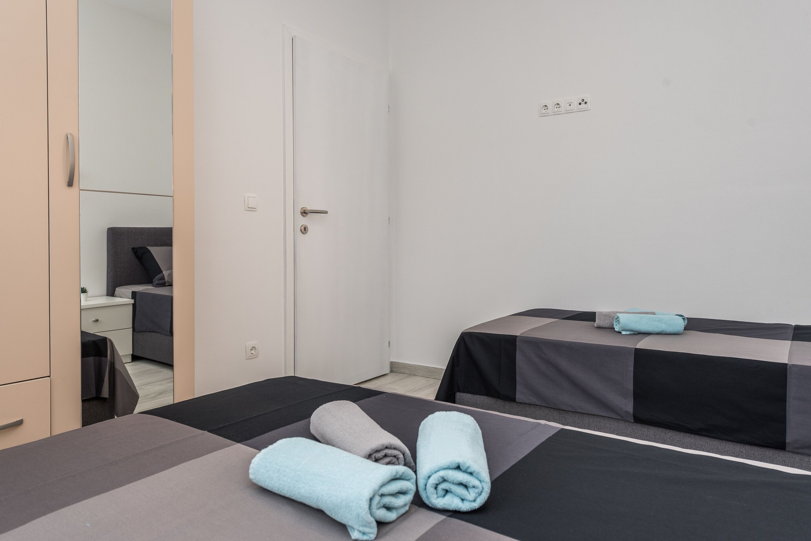 Apartments Bircic 29783-A1