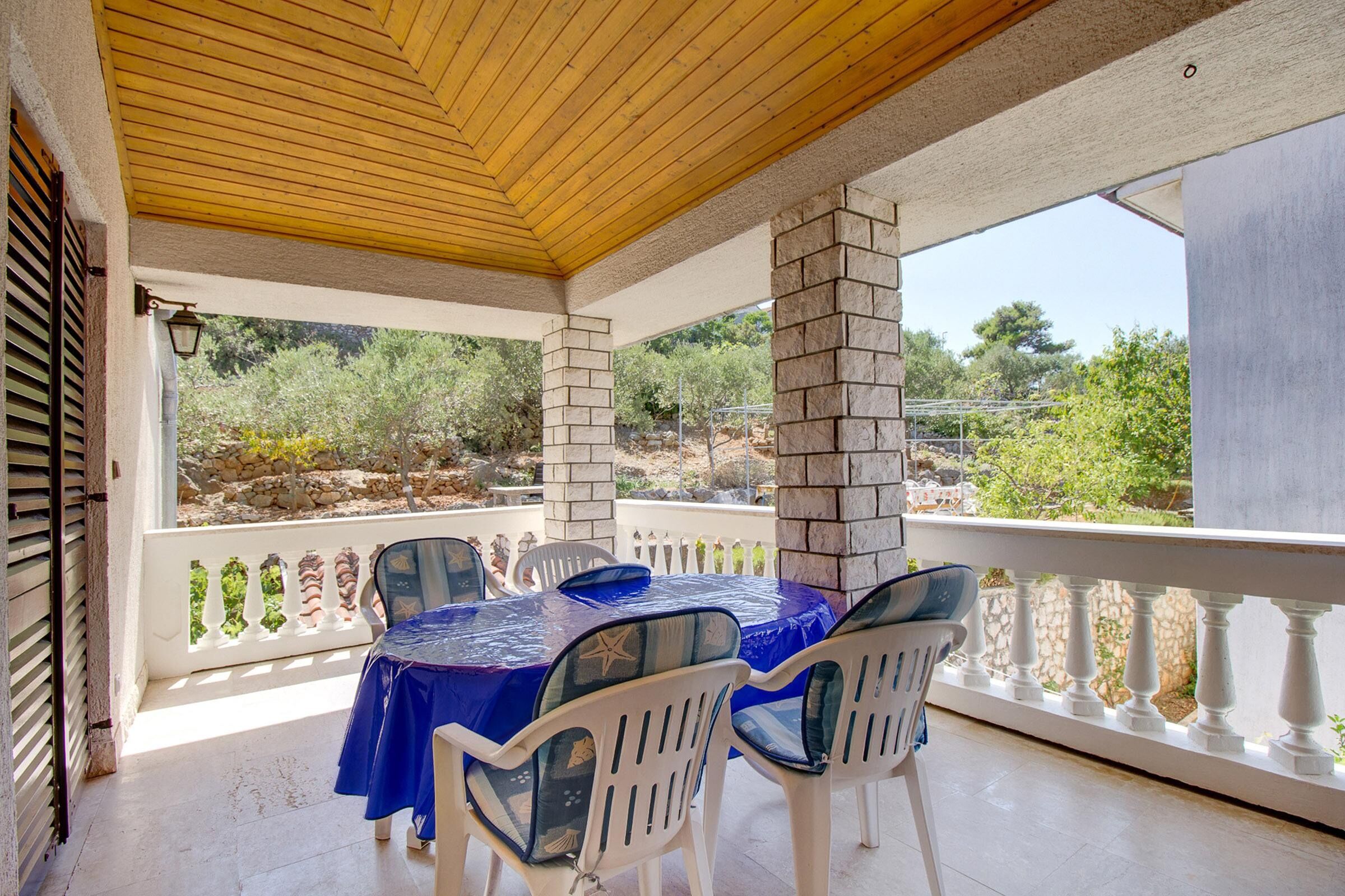 Apartments Tina 17516-A1