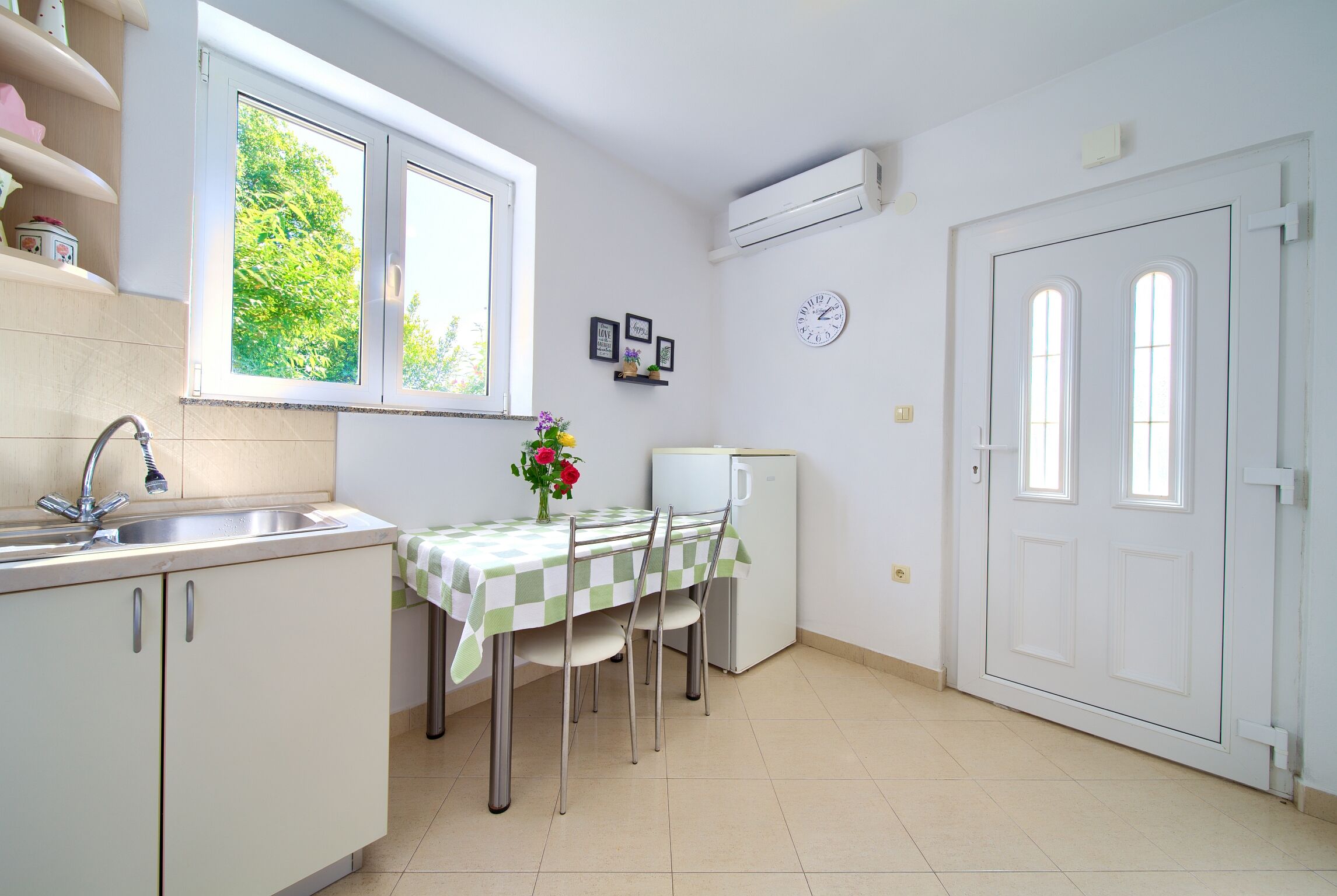 Apartments Jadranka 93993-A1