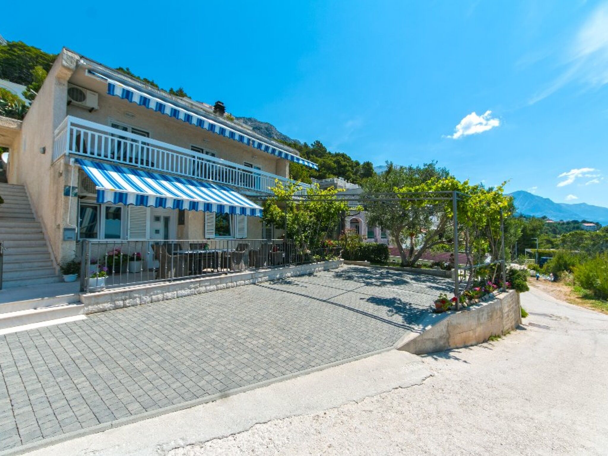 Apartments Mario 82131-A2