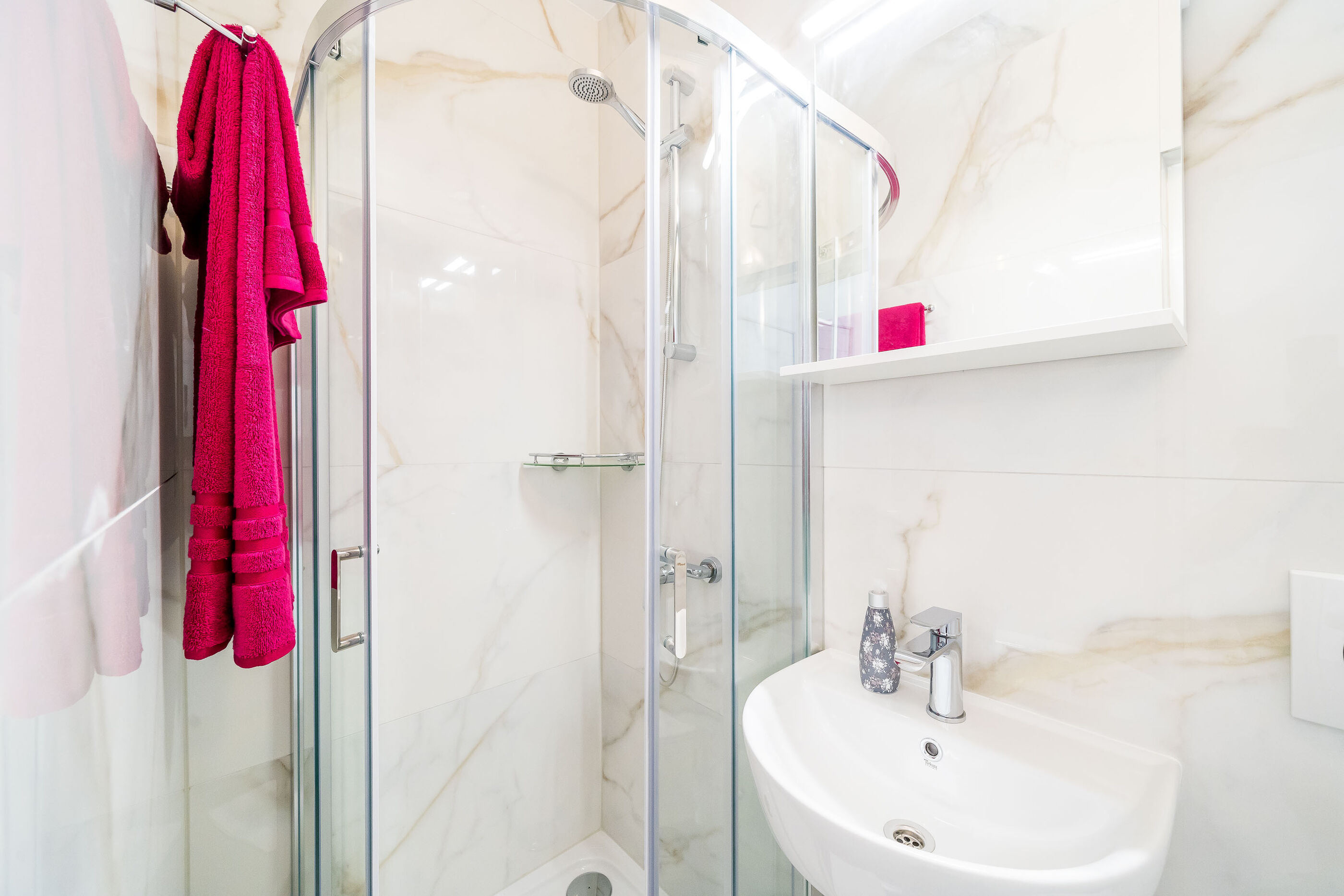 Apartment and Rooms Mato 50221-A1