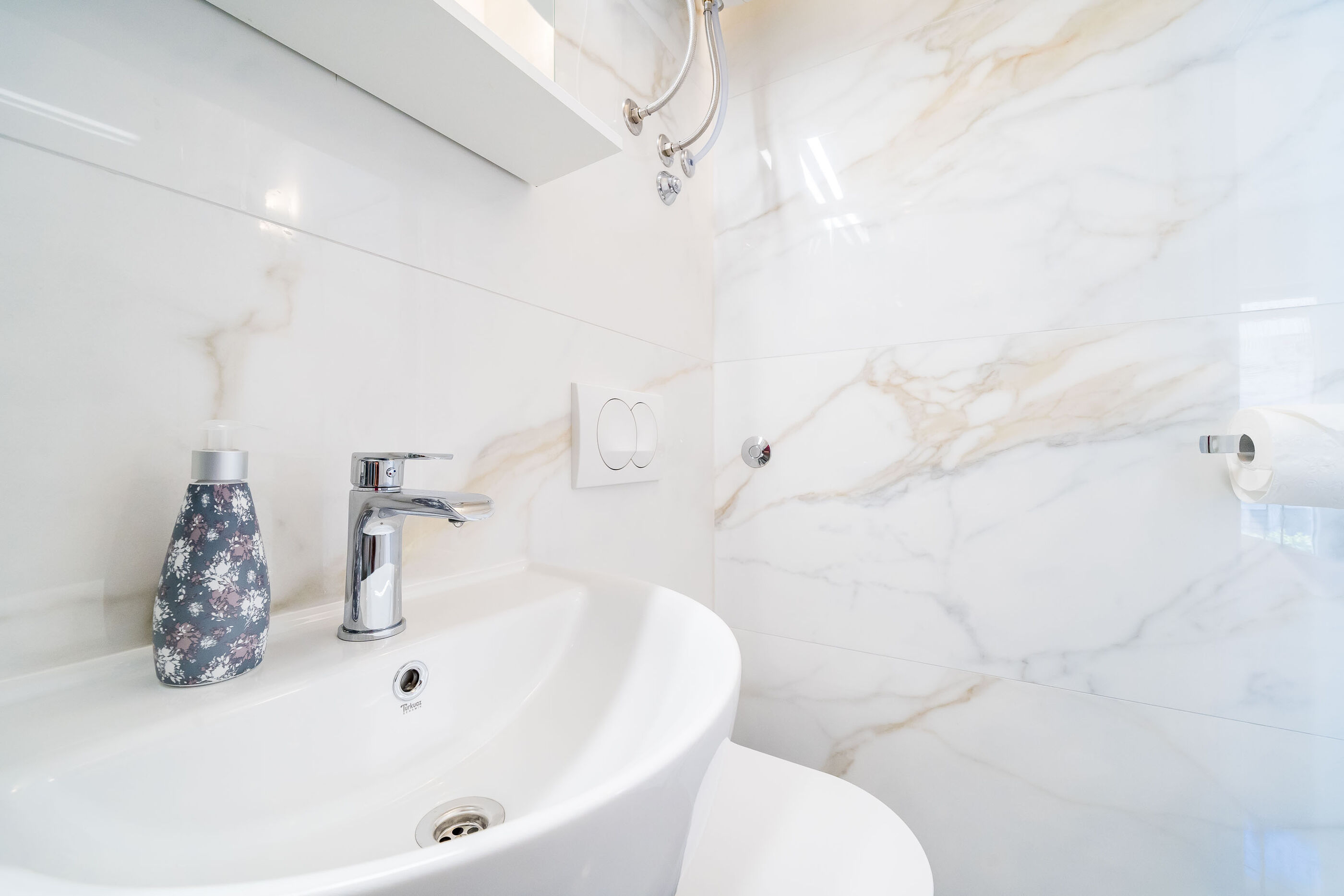 Apartment and Rooms Mato 50221-A1