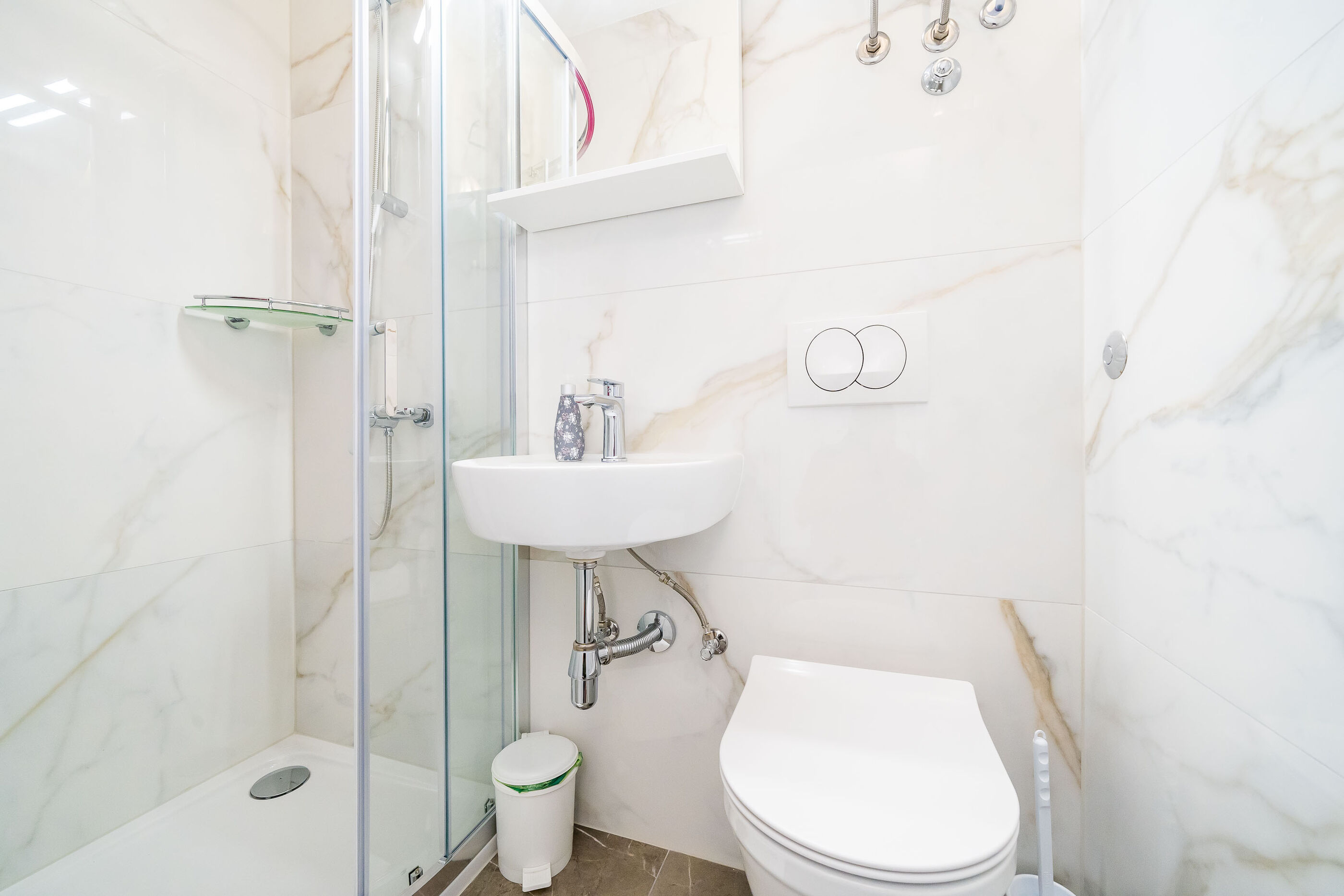 Apartment and Rooms Mato 50221-A1