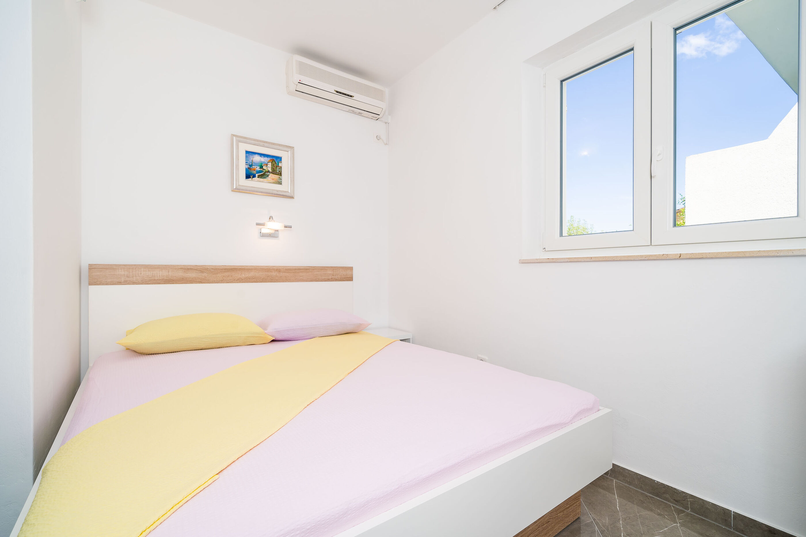 Apartment and Rooms Mato 50221-S2