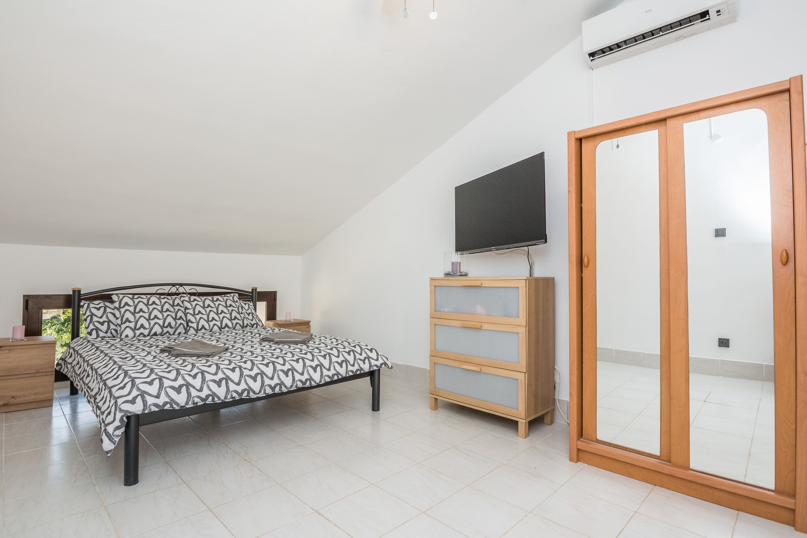 House Hukavec 72055-K1