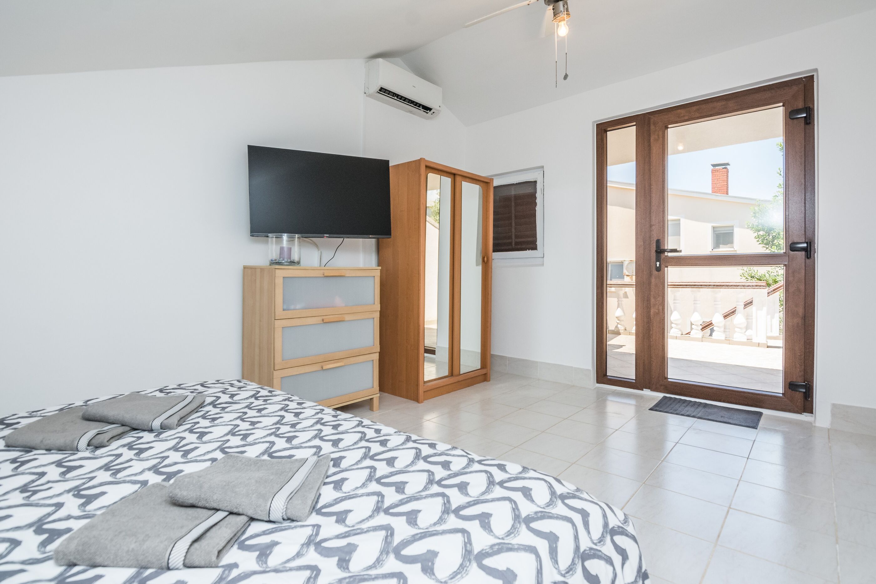 House Hukavec 72055-K1