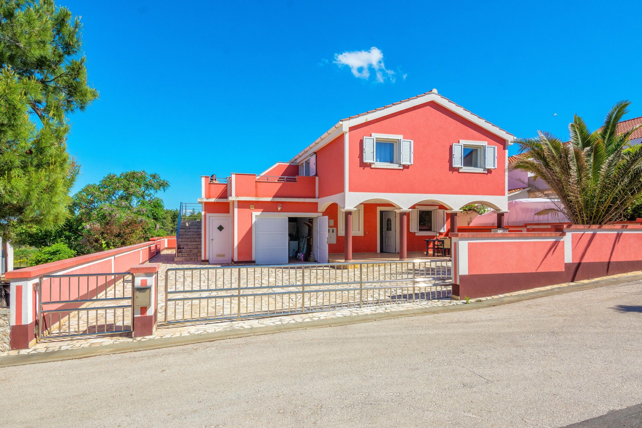 Apartments Kopi Accommodation in Vir