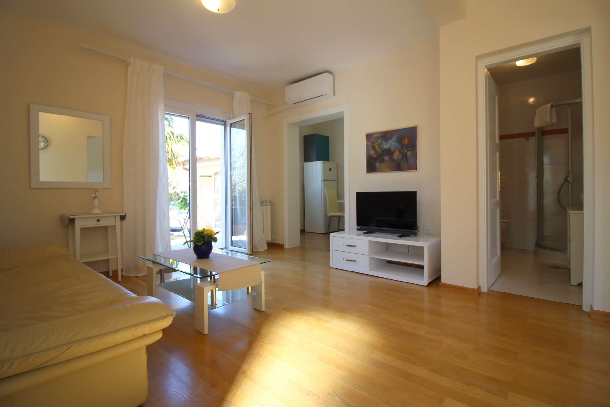Apartment Paradiso 1 82681-A1