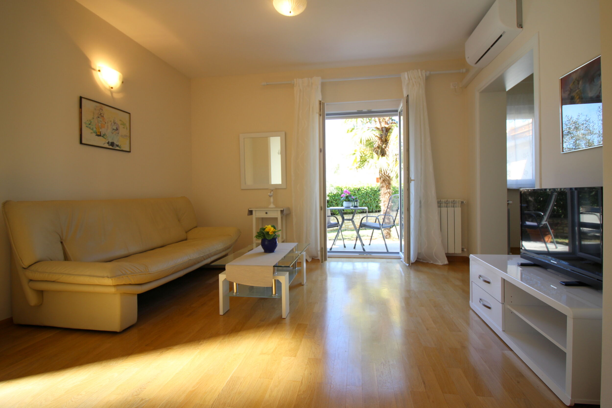 Apartment Paradiso 1 82681-A1