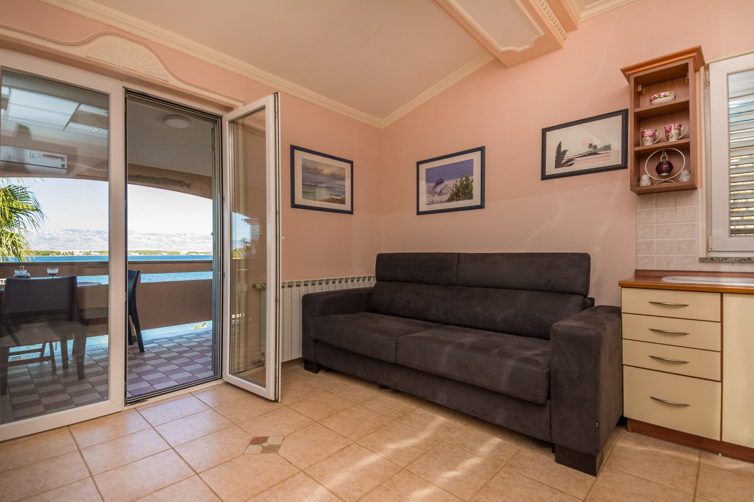 Apartments Weiss 64137-A1