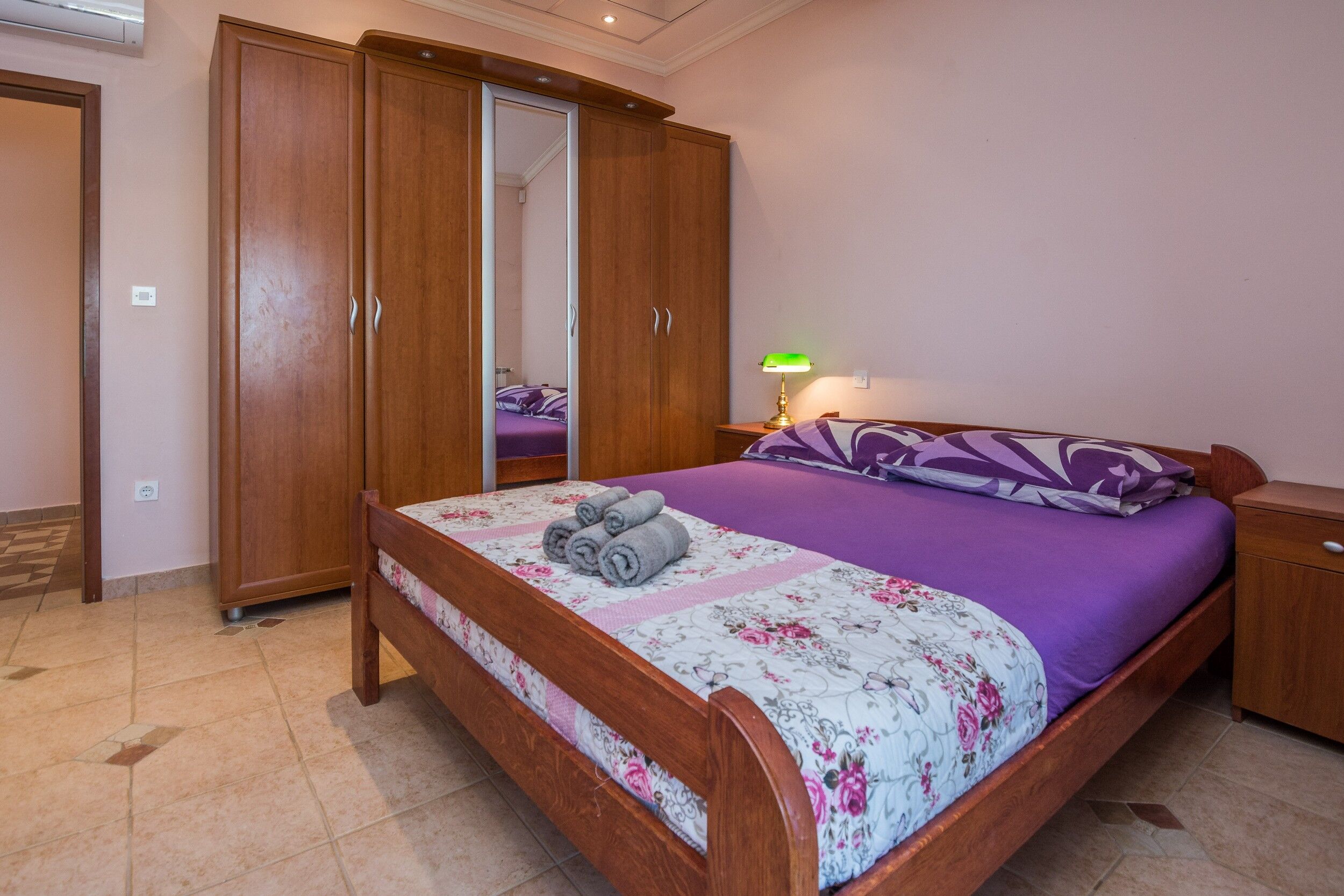 Apartments Weiss 64137-A1
