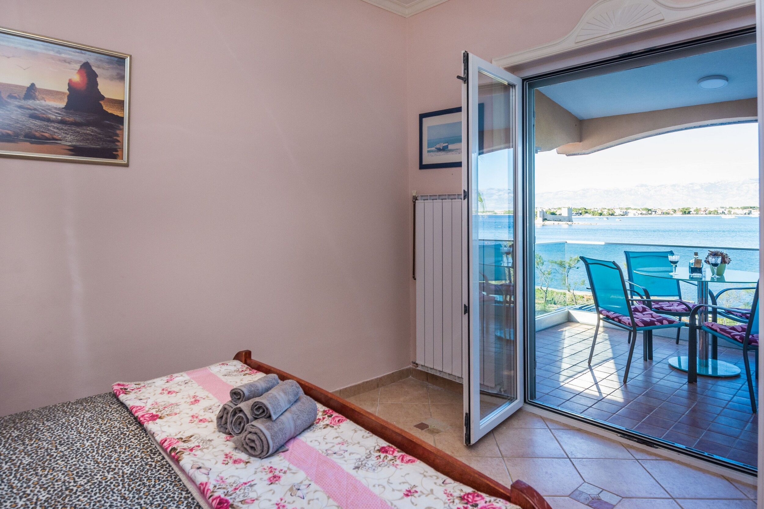 Apartments Weiss 64137-A2