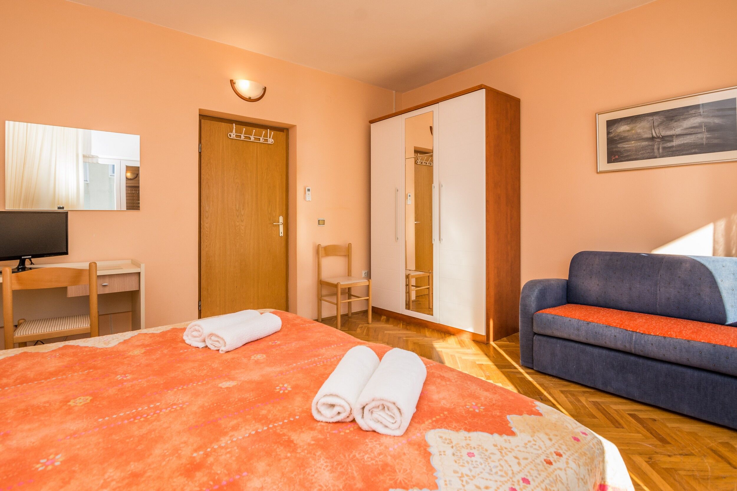 Apartments Liveric 50951-A4