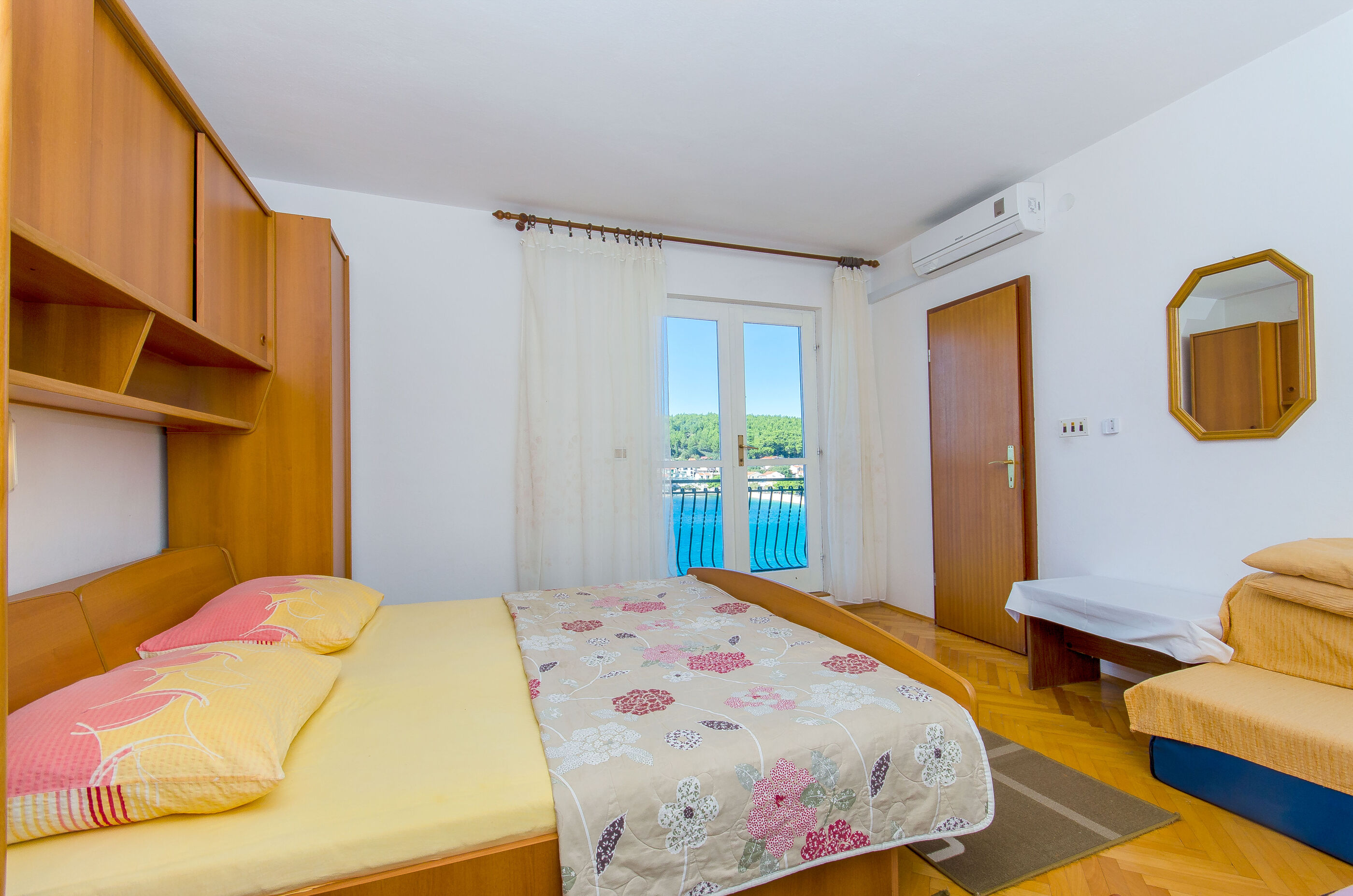 Apartments Moloco 79241-A1