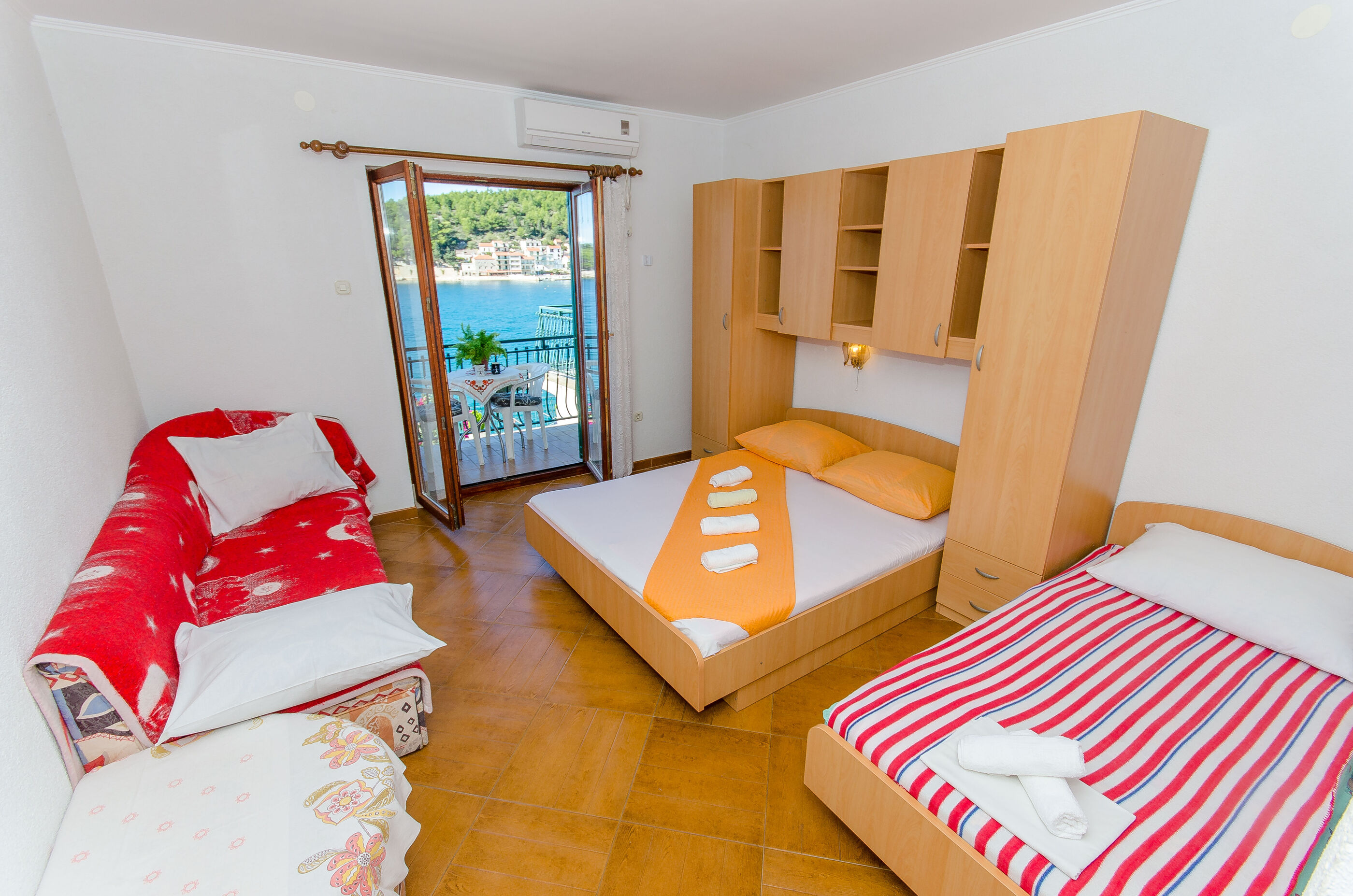 Apartments Moloco 79241-A2