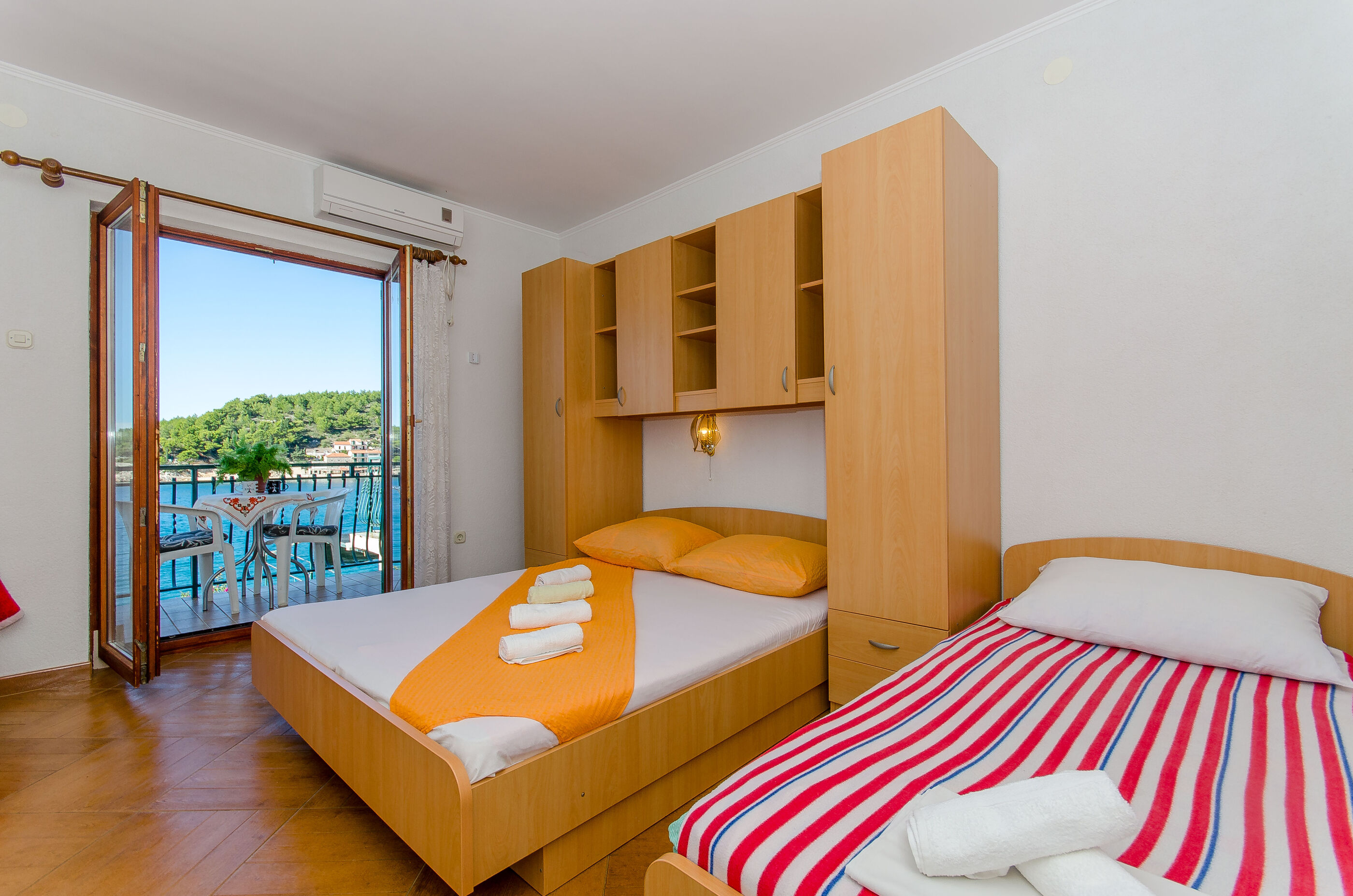 Apartments Moloco 79241-A2