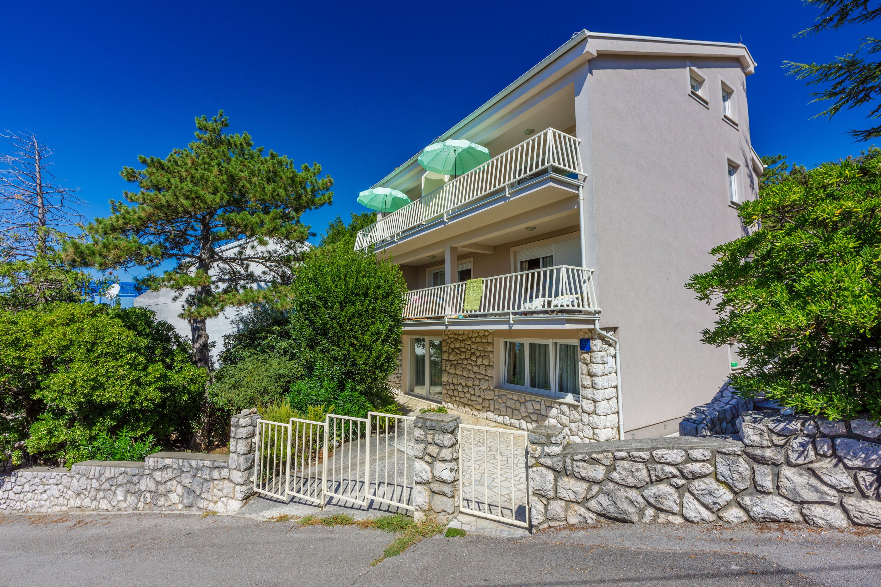Apartments Robić 62571-A3